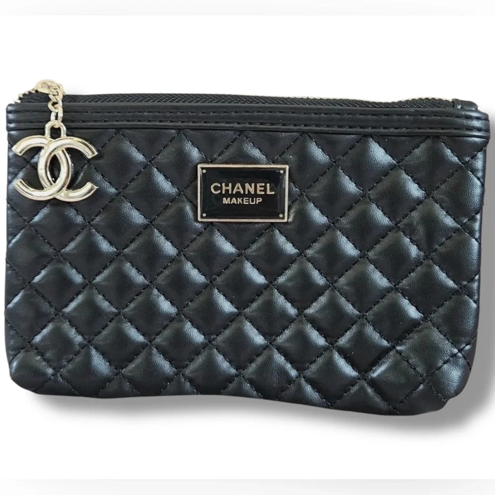 Chanel Makeup Quilted Black Leather Zip Pouch - Picture 2 of 7